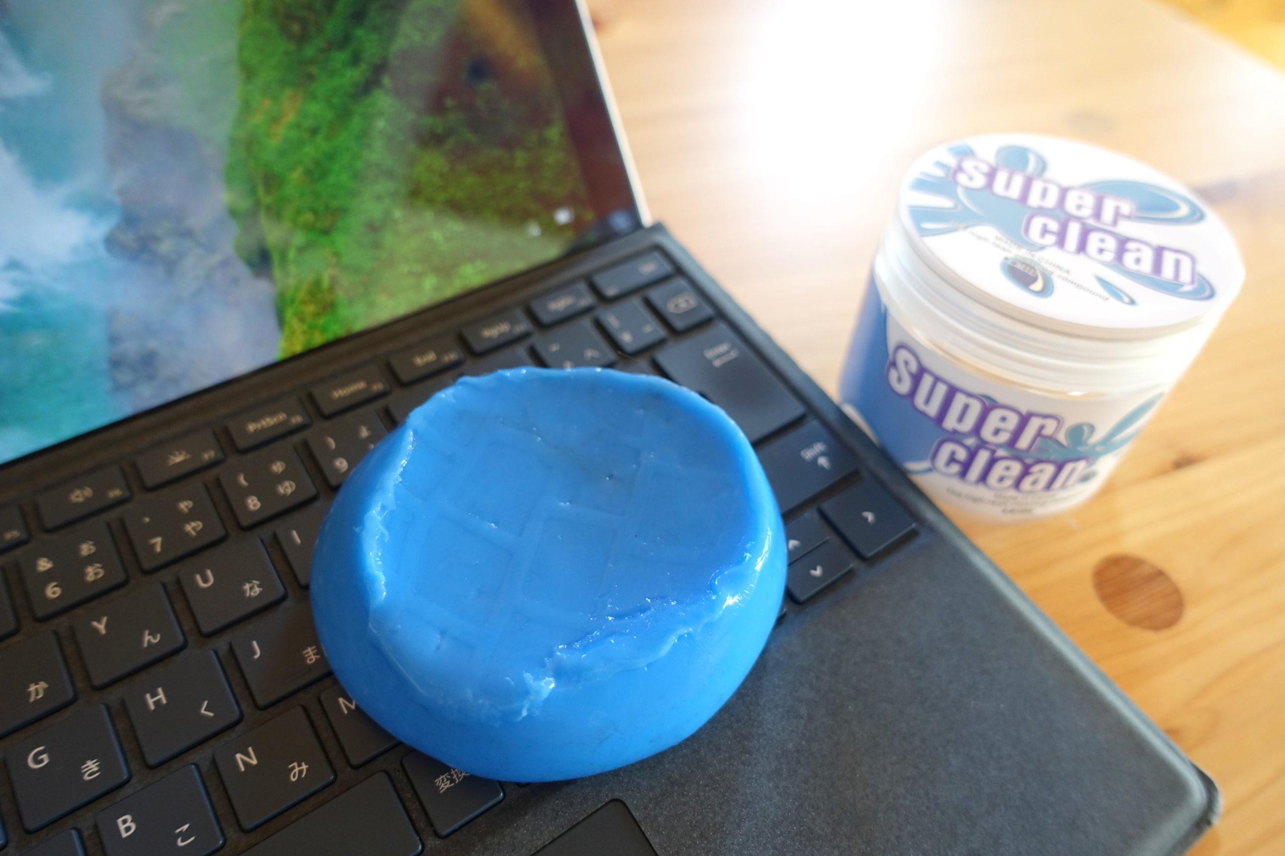 キーボードの掃除にうってつけ スライム状のクリーナー Super Clean をレビュー Revieweb